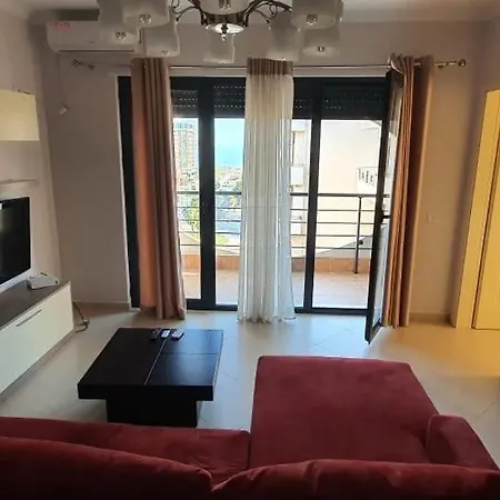 Urban Deluxe Apartment
